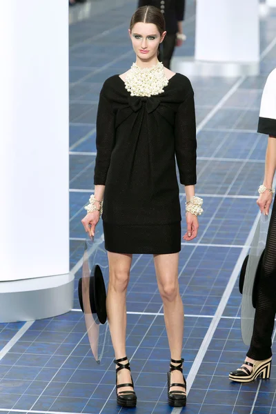 Look 11